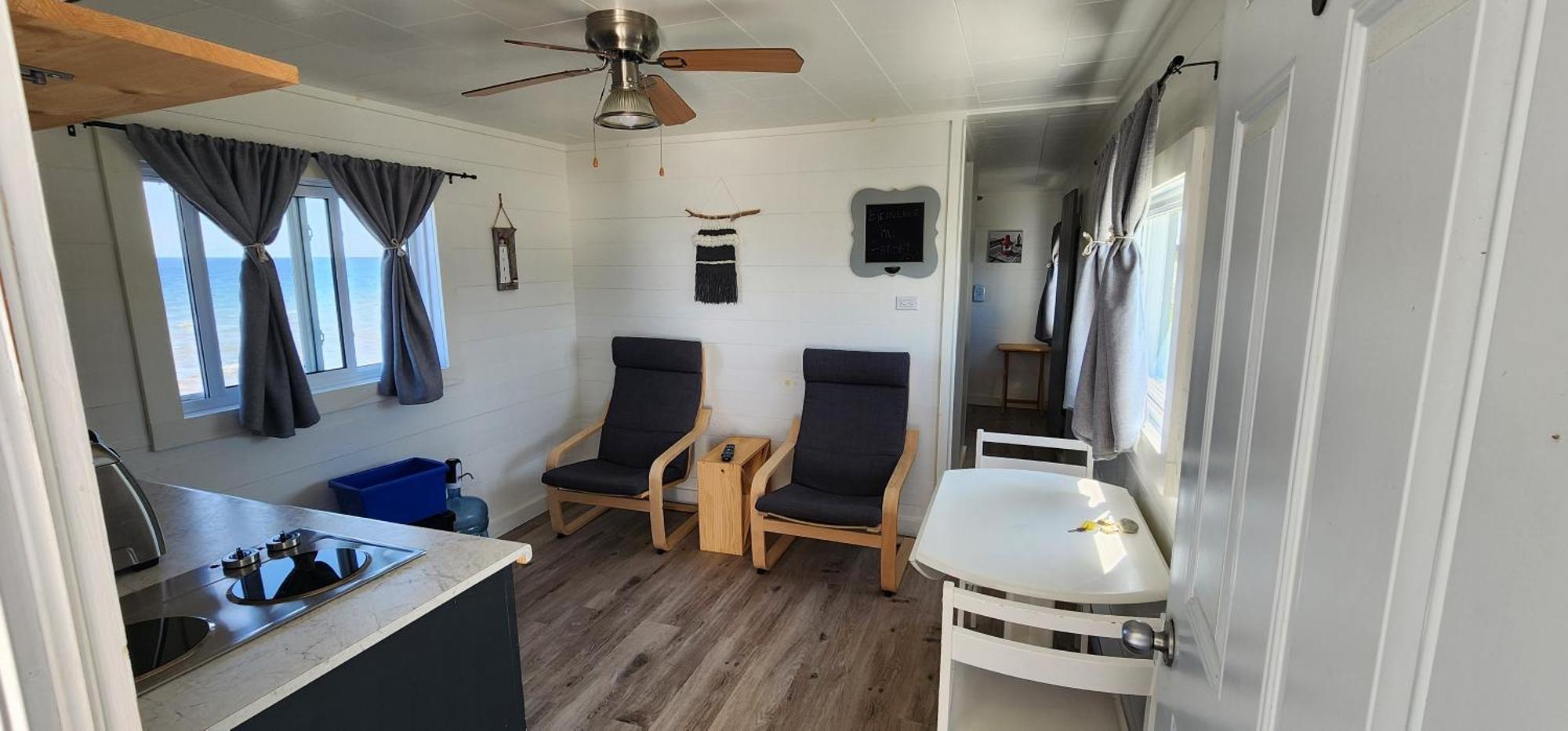 Les Cabines Sur Mer Cap-des-Rosiers Room photo