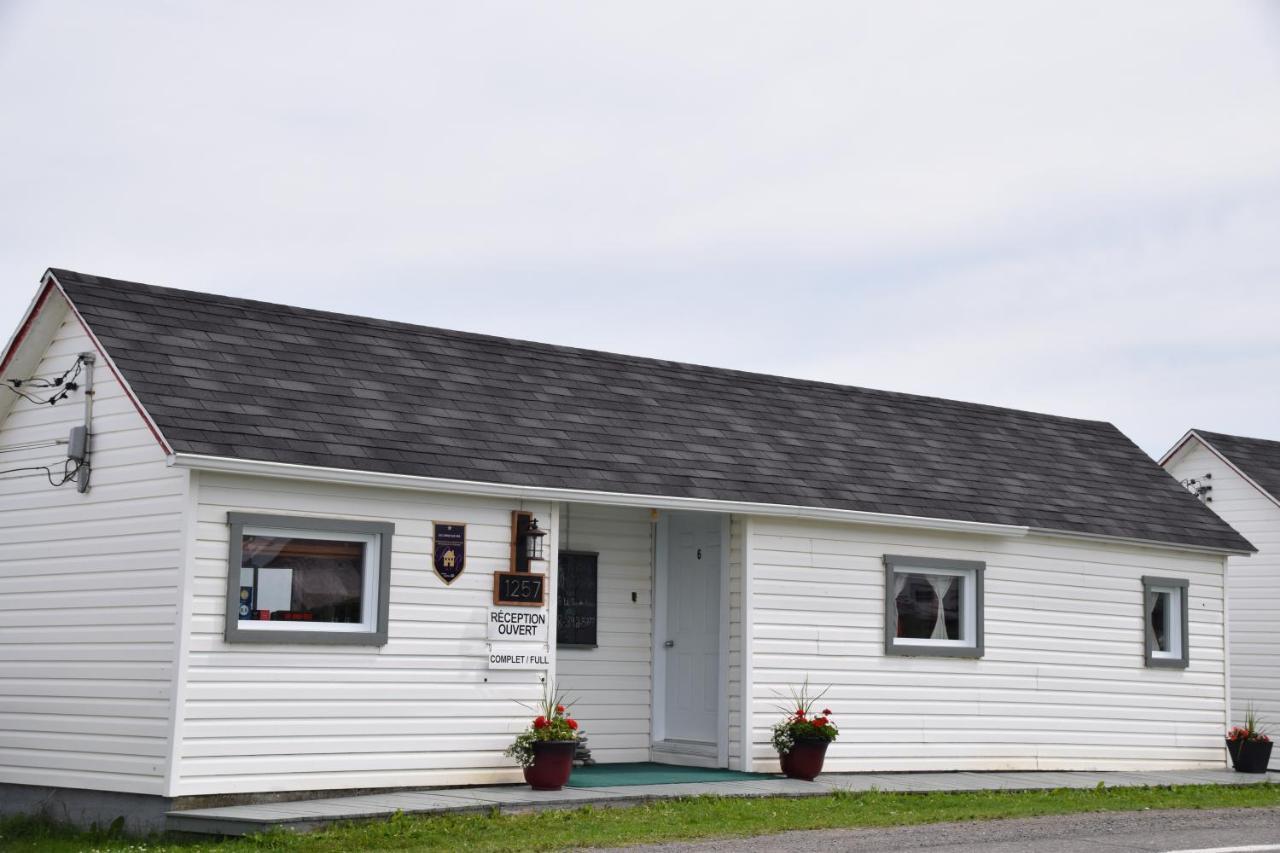 Les Cabines Sur Mer Cap-des-Rosiers Exterior photo